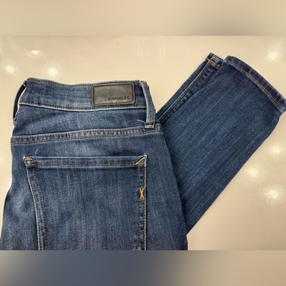 Express Mid Rise Medium Wash Jeans - Picture 3 of 6